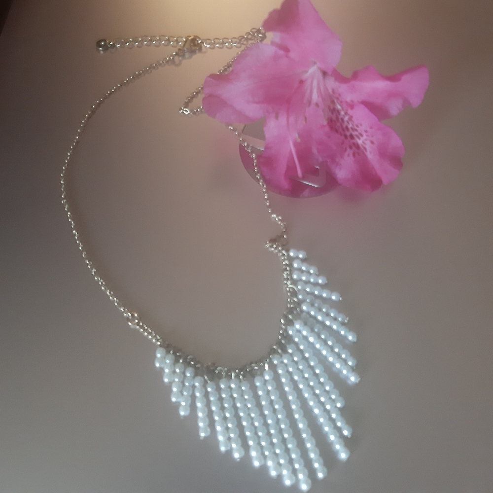VINTAGE LAUREN CONRAD Pearl & Gold Necklace 16"         ☆